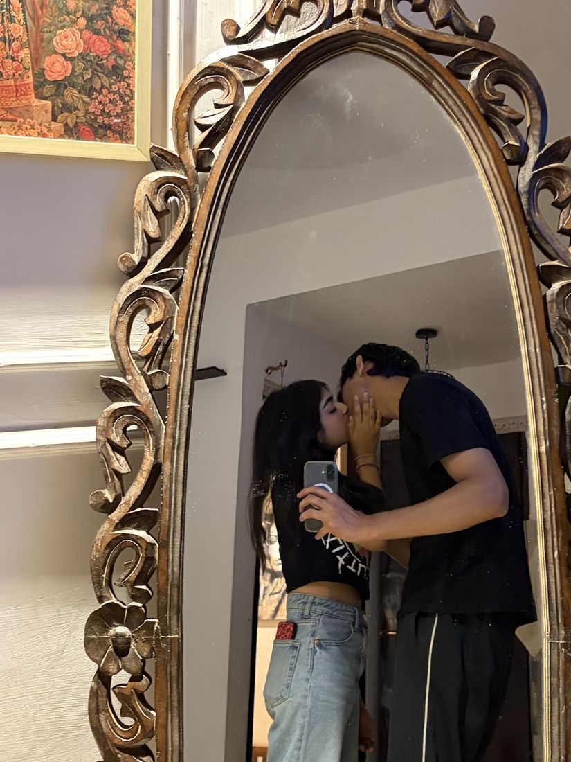 mirror kiss
